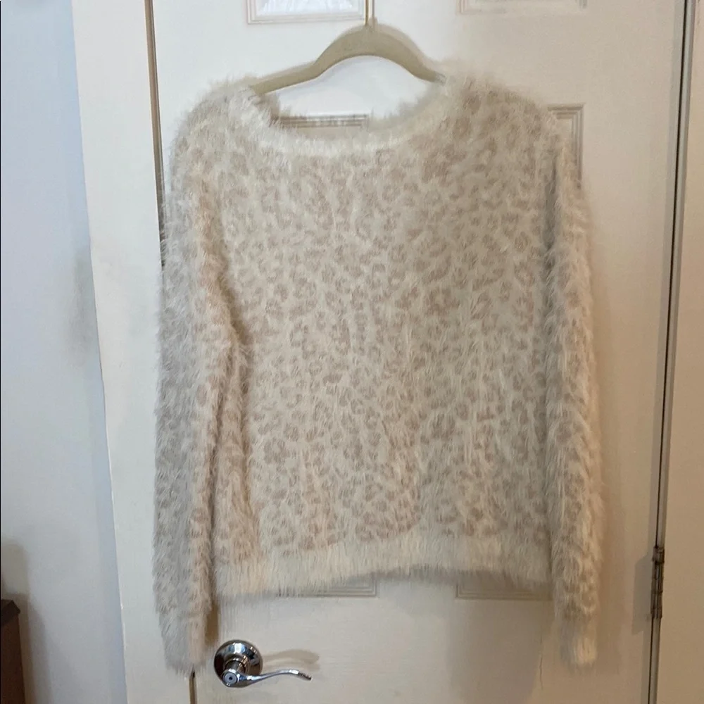 Jessica Simpson Ivory Leopard Print Sweater - Picture 6 of 6